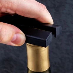 Outlet 🤩 BarMan BarConic® Foil Cutter Rectangular - Black ✔️ 5 Outlet 🤩 BarMan BarConic® Foil Cutter Rectangular - Black ✔️ -Barman Sales Store rectangular foil cutter scene2 700x700